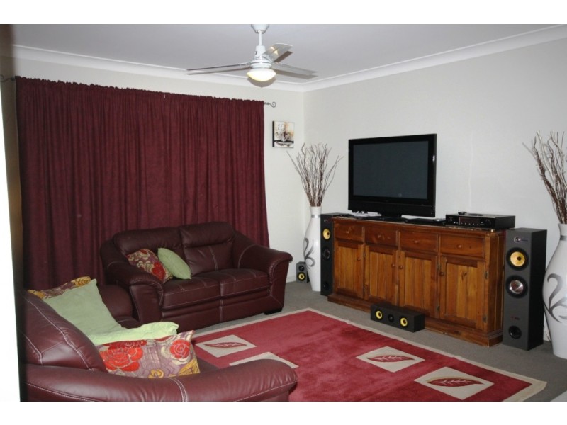 34 HONEYWOOD DRIVE, Fernvale QLD 4306