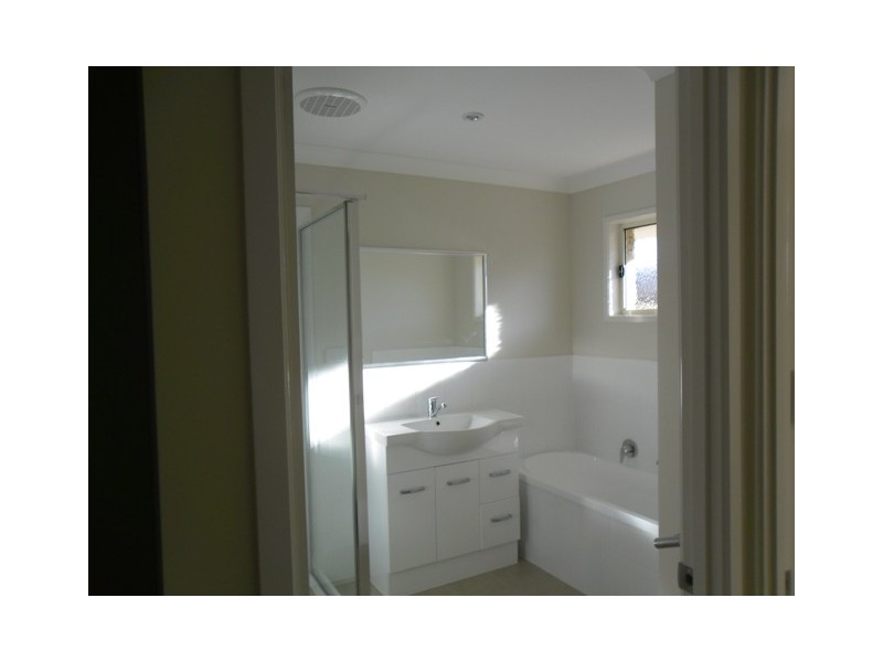 21 Lewis Street, Lowood QLD 4311