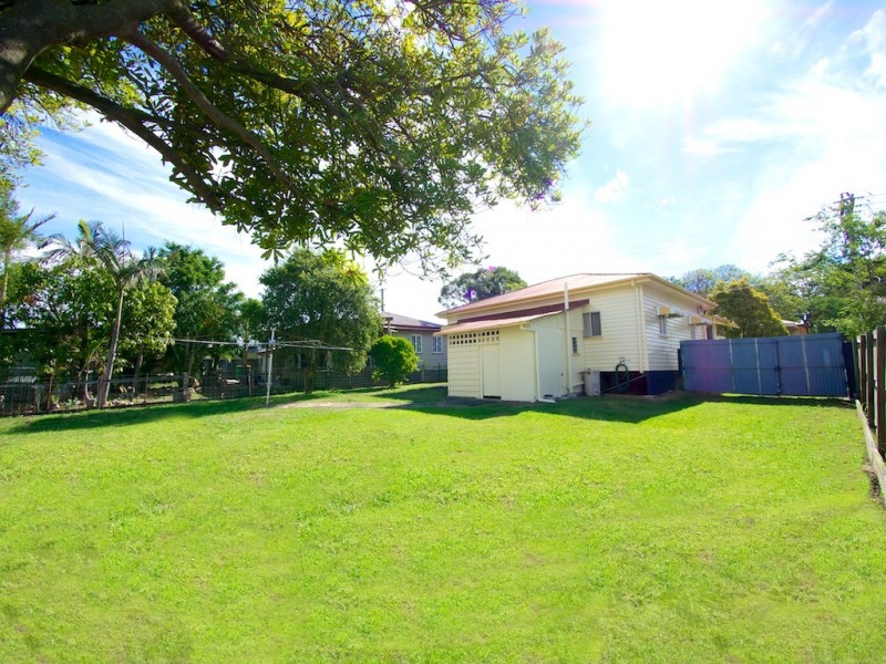 12 Stafford Street, Booval QLD 4304
