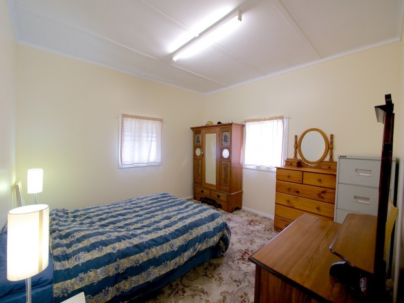 12 Stafford Street, Booval QLD 4304