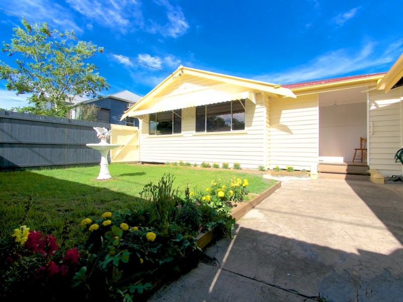12 Stafford Street, Booval QLD 4304