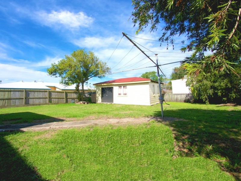 12 Stafford Street, Booval QLD 4304