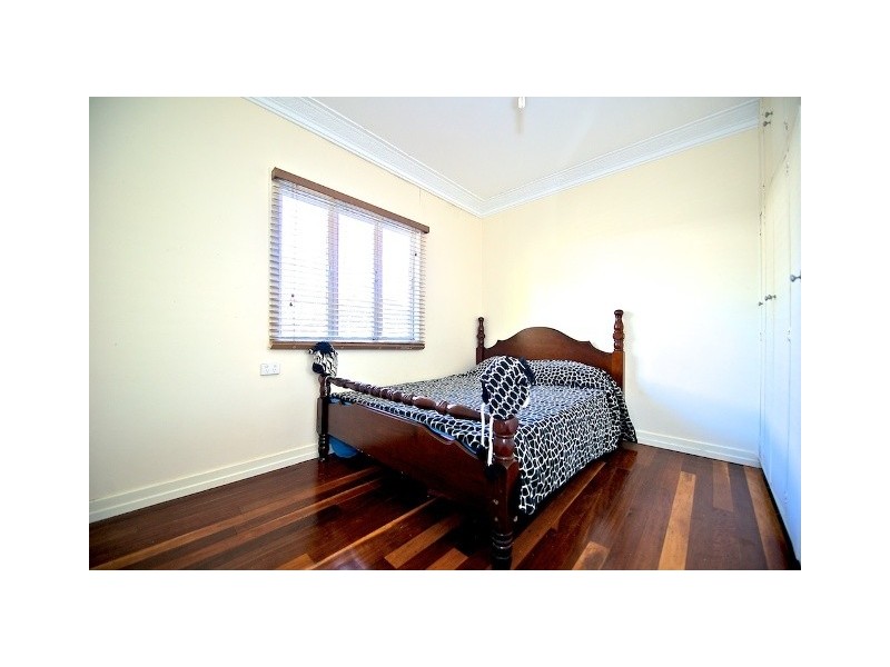9 Georges Lane, Newtown QLD 4305