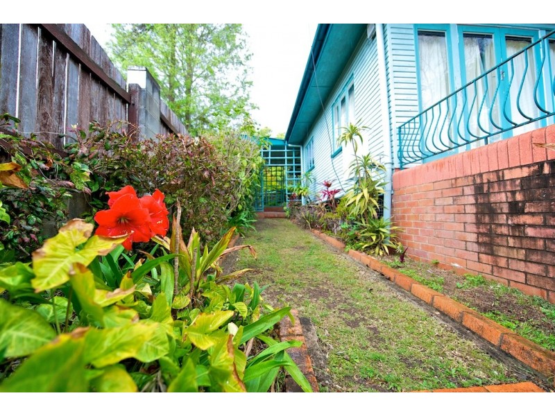 9 Georges Lane, Newtown QLD 4305