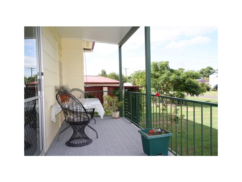 13 Pryde St, Lowood QLD 4311