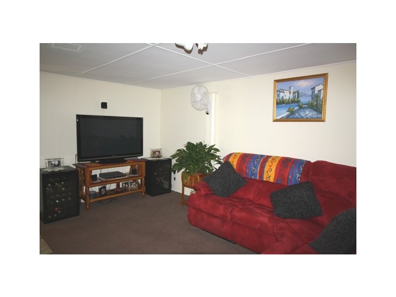 13 Pryde St, Lowood QLD 4311