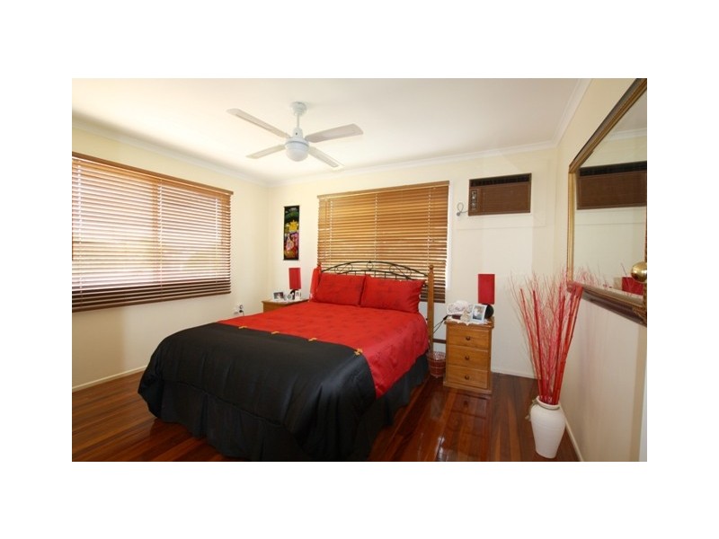 13 Pryde St, Lowood QLD 4311