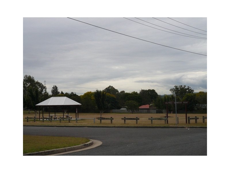 3 Enson St, Bundamba QLD 4304