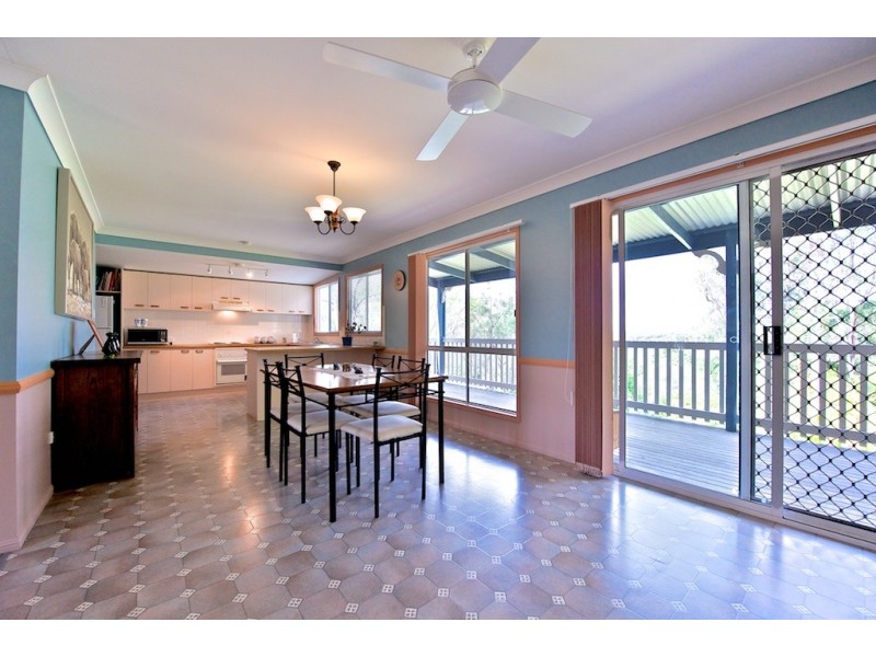 927 Mt Crosby Road, Karana Downs QLD 4306