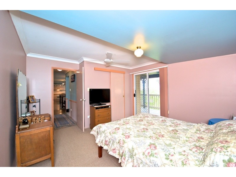 927 Mt Crosby Road, Karana Downs QLD 4306