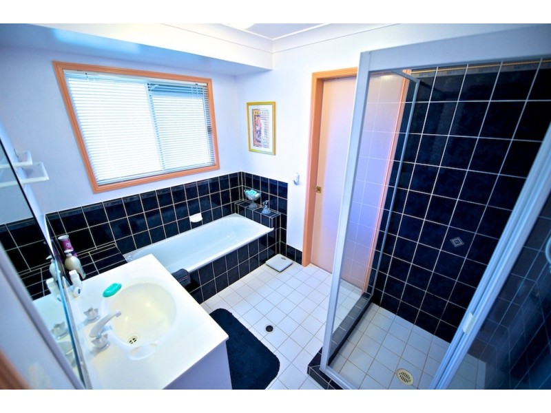 927 Mt Crosby Road, Karana Downs QLD 4306