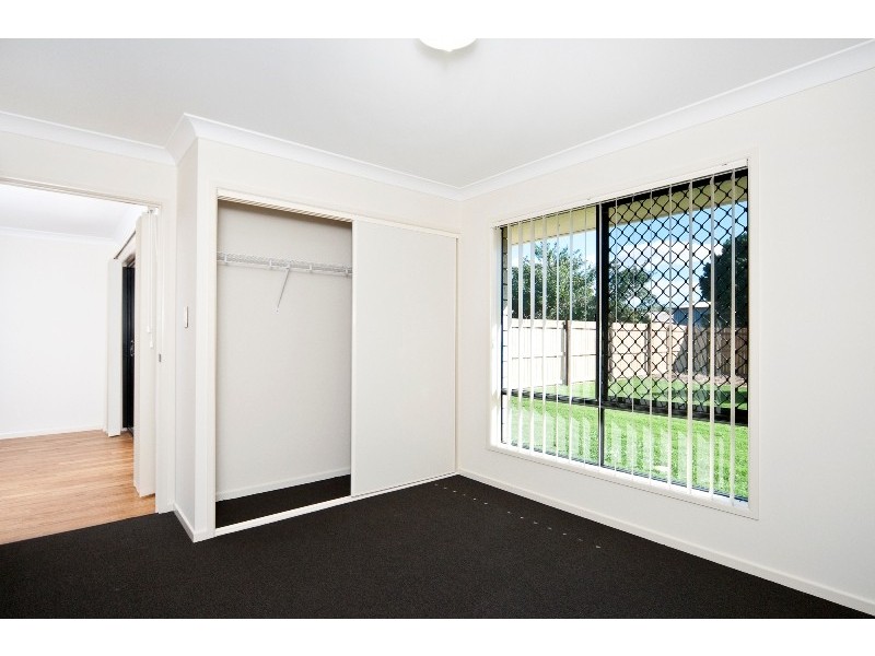 31 James, Lowood QLD 4311