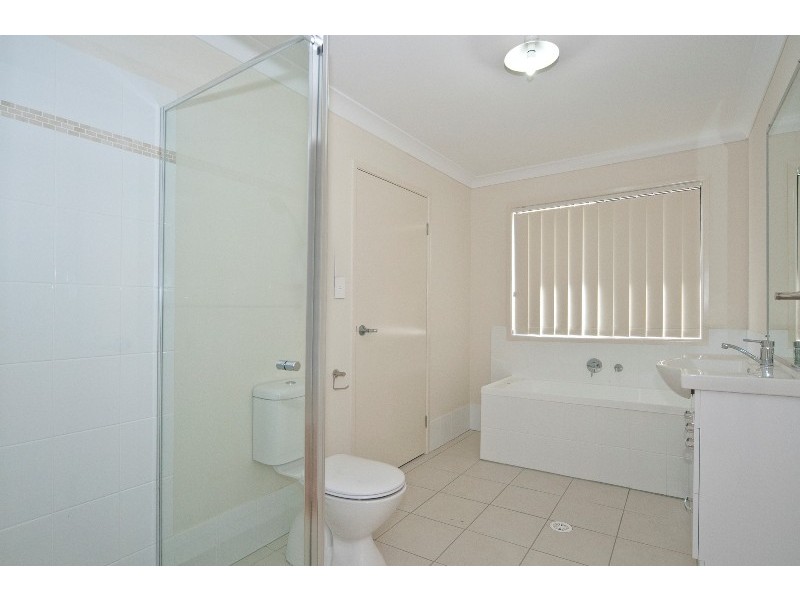 31 James, Lowood QLD 4311