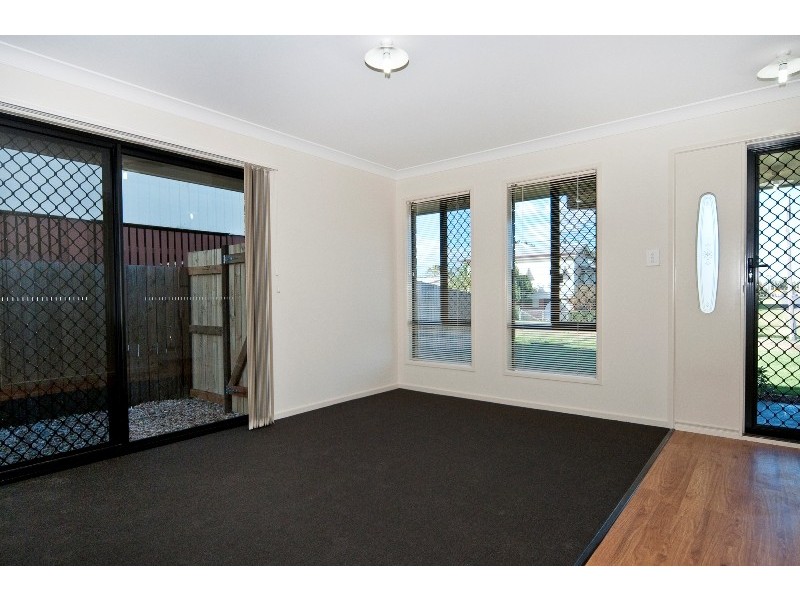 31 James, Lowood QLD 4311