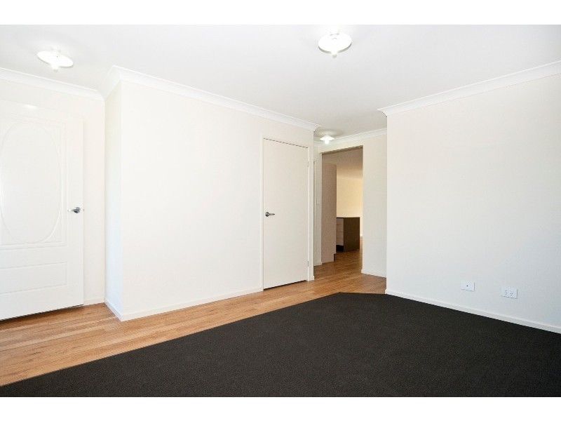 31 James, Lowood QLD 4311