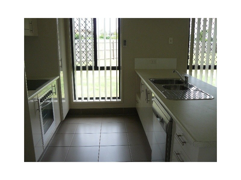 10 Rush Court, Bundamba QLD 4304