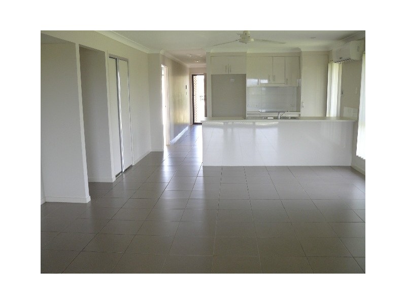 10 Rush Court, Bundamba QLD 4304