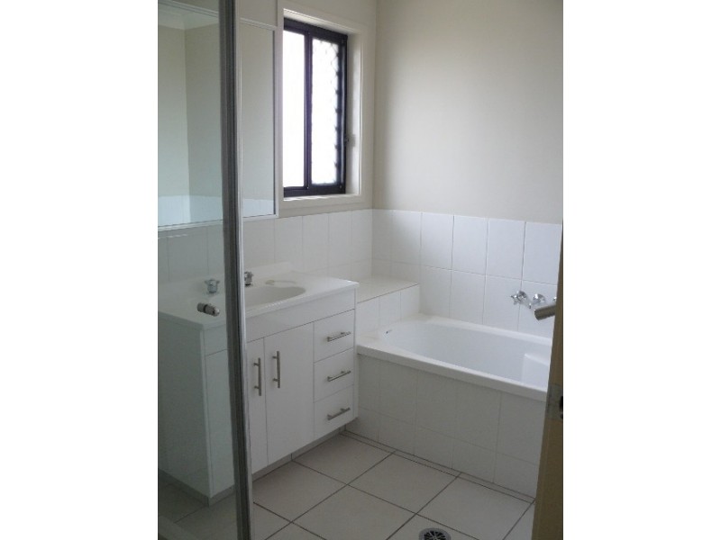 10 Rush Court, Bundamba QLD 4304