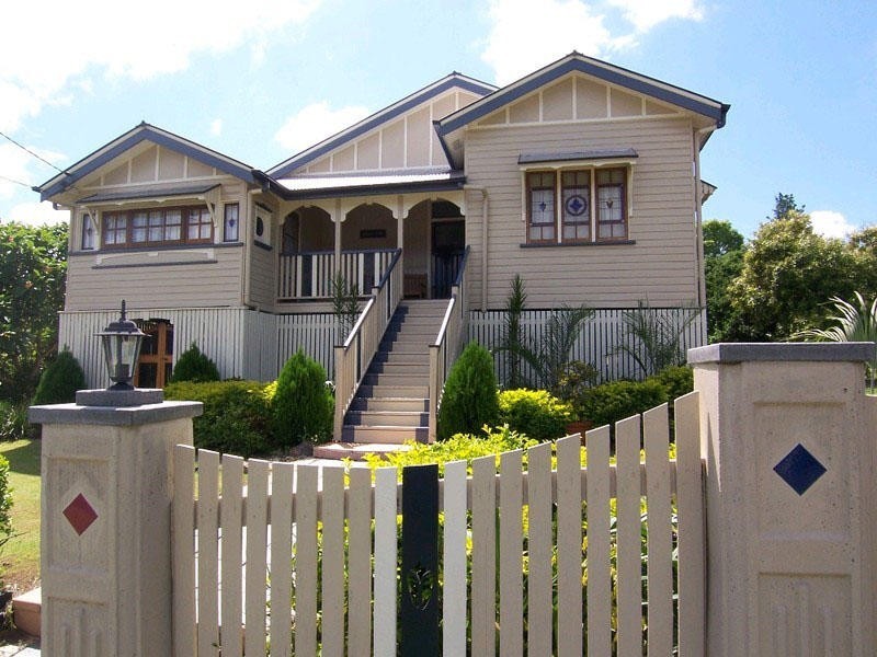 18 Lusitania Street, Newtown QLD 4305