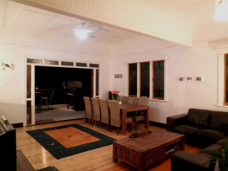 18 Lusitania Street, Newtown QLD 4305