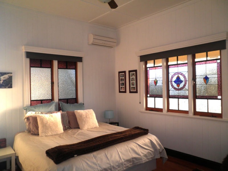 18 Lusitania Street, Newtown QLD 4305