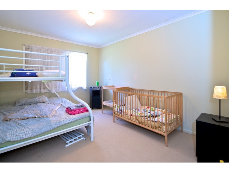 4 OLIVE STREET, Flinders View QLD 4305