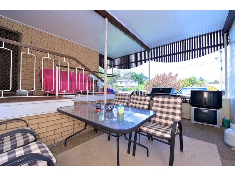 4 OLIVE STREET, Flinders View QLD 4305