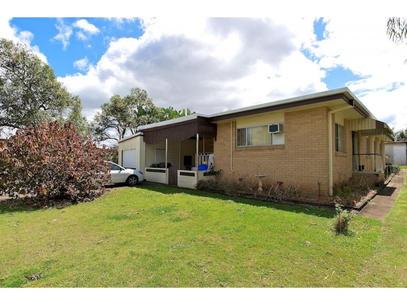 4 OLIVE STREET, Flinders View QLD 4305
