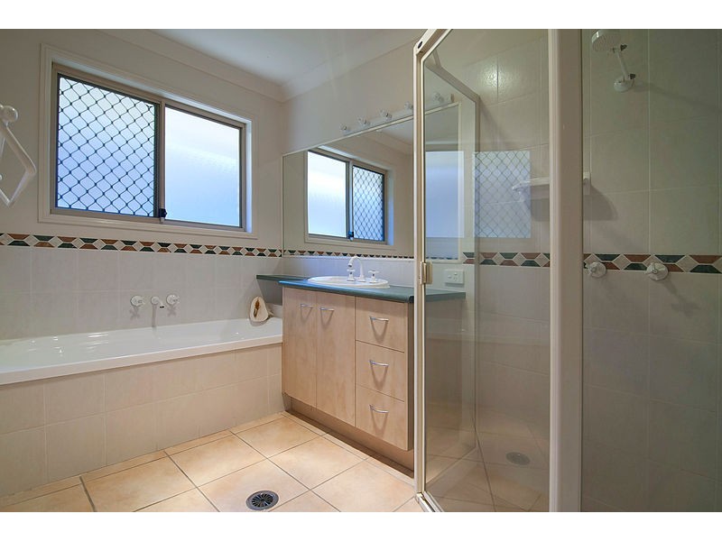 21 Acorn Cct, Forest Lake QLD 4078