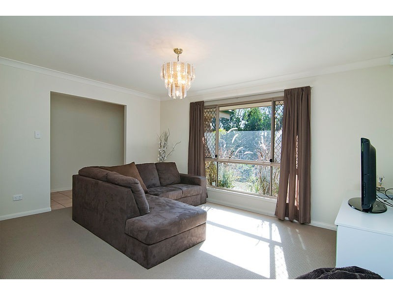 21 Acorn Cct, Forest Lake QLD 4078