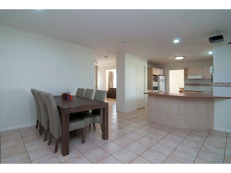 21 Acorn Cct, Forest Lake QLD 4078