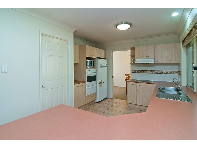 21 Acorn Cct, Forest Lake QLD 4078