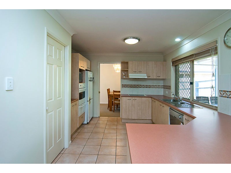 21 Acorn Cct, Forest Lake QLD 4078