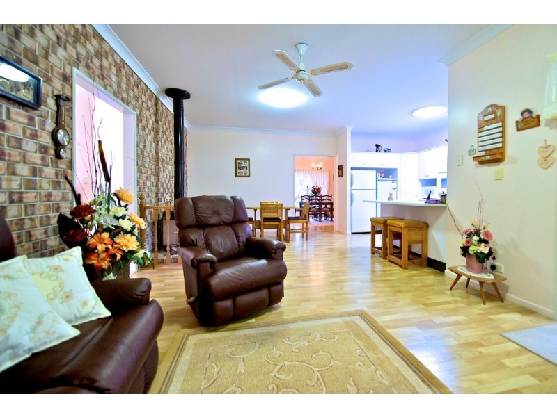 79 Poole Rd, Fernvale QLD 4306