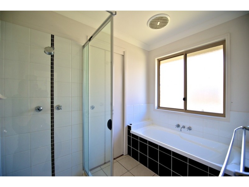 68 Anna Drive, Raceview QLD 4305