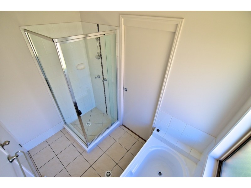 68 Anna Drive, Raceview QLD 4305