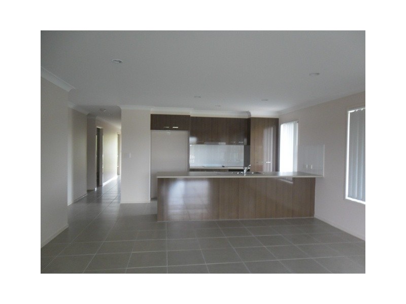 23  Huxley St, Redbank Plains QLD 4301