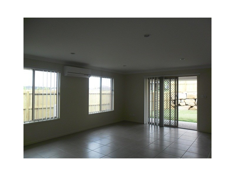 42 BALLOWS CRES, Redbank Plains QLD 4301