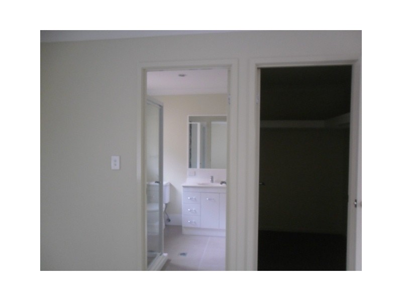 42 BALLOWS CRES, Redbank Plains QLD 4301