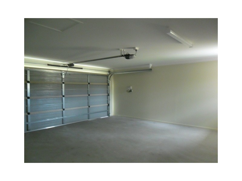 42 BALLOWS CRES, Redbank Plains QLD 4301