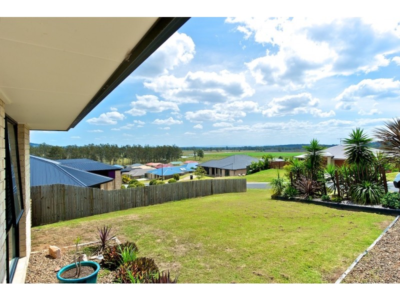 14 Brentwood Crt, Fernvale QLD 4306