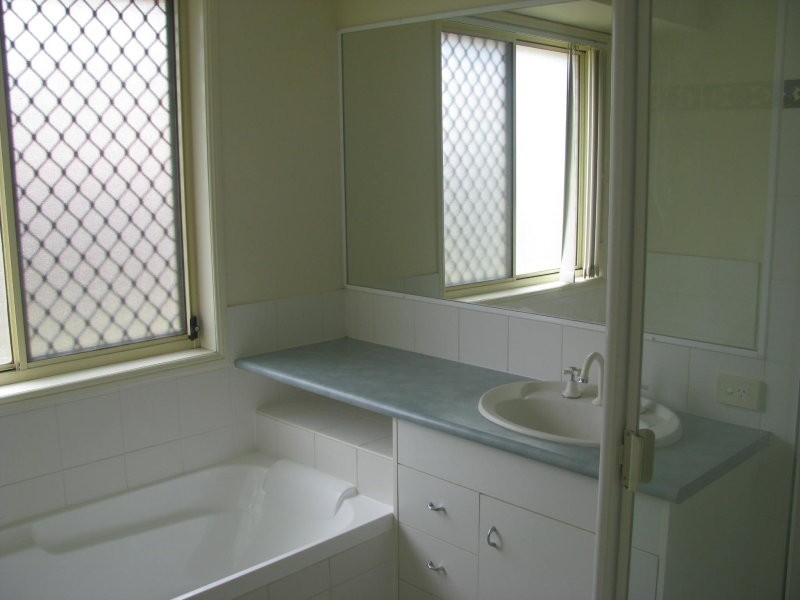 25 Kathleen Place, Yamanto QLD 4305