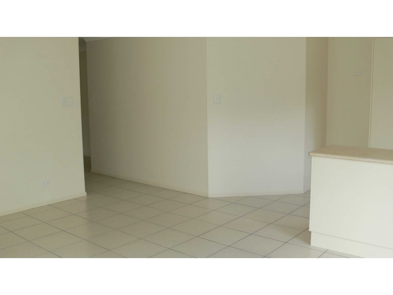 2,3,4,5, 6/67 East St, Esk QLD 4312