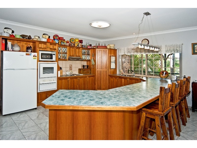 7  Gabbinbar Court, Pine Mountain QLD 4306