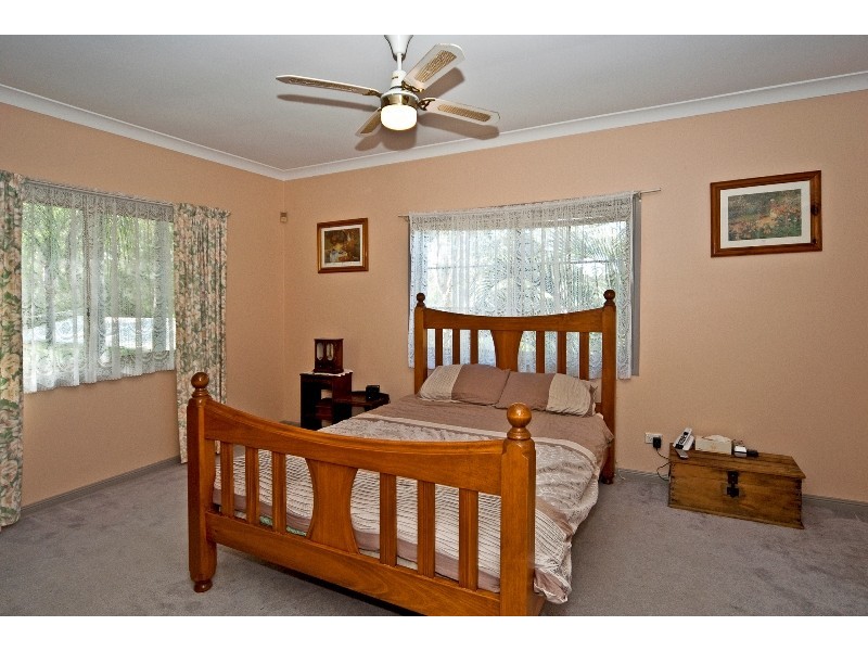 7  Gabbinbar Court, Pine Mountain QLD 4306