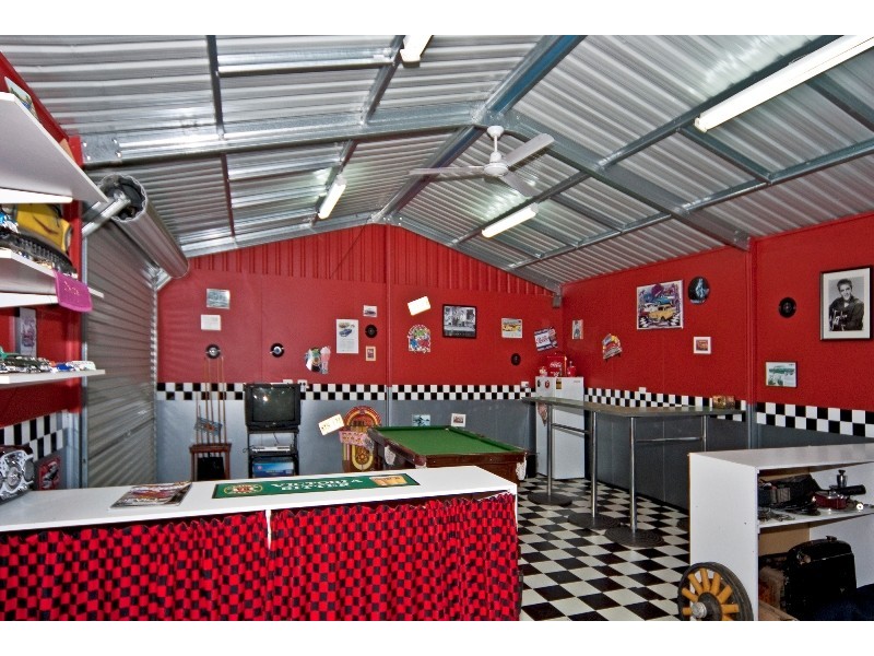 7  Gabbinbar Court, Pine Mountain QLD 4306