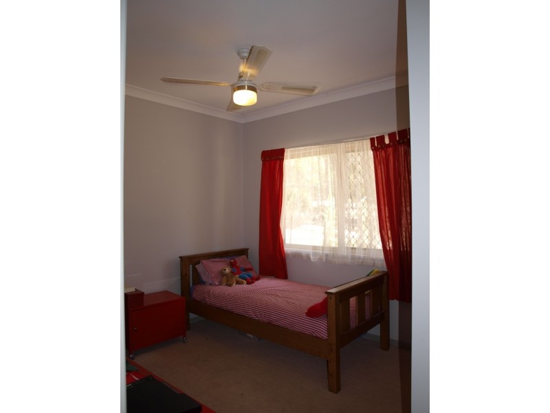 7  Gabbinbar Court, Pine Mountain QLD 4306