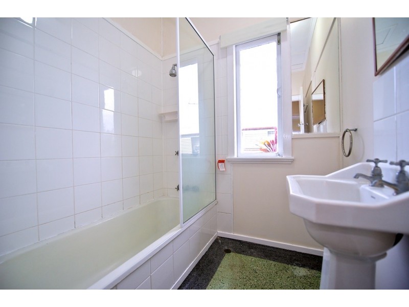 9 Georges Lane, Newtown QLD 4305