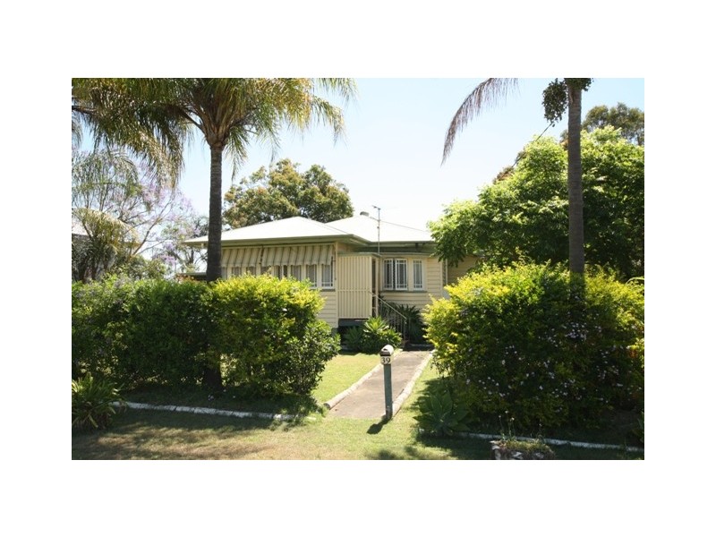 39 Daniel St, Lowood QLD 4311