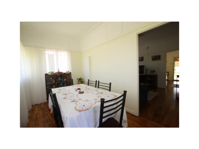 39 Daniel St, Lowood QLD 4311